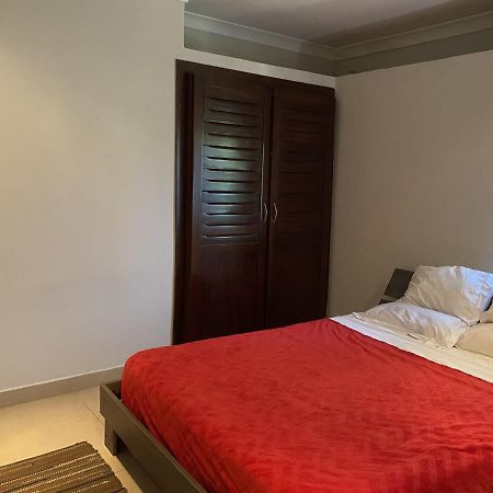 B Bakerstreet - Beautiful Two Bedroom Apartment Аккра Экстерьер фото